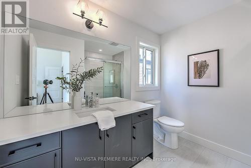 2318 Wickerson Road, London, ON - Indoor Photo Showing Bathroom