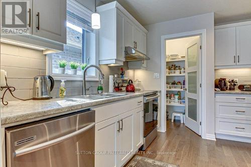 3 Auburn Drive, St. Thomas, ON - Indoor Photo Showing Kitchen With Upgraded Kitchen