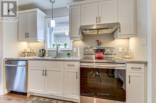 3 Auburn Drive, St. Thomas, ON - Indoor Photo Showing Kitchen