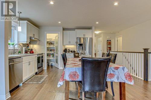 3 Auburn Drive, St. Thomas, ON - Indoor Photo Showing Kitchen With Upgraded Kitchen