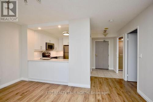 1208 - 140 Dunlop Street E, Barrie, ON - Indoor Photo Showing Kitchen