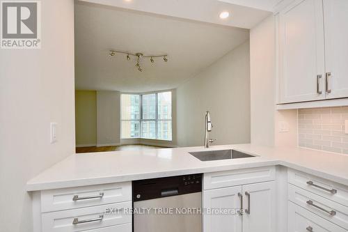 1208 - 140 Dunlop Street E, Barrie, ON - Indoor Photo Showing Kitchen