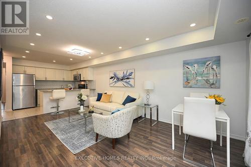 17 - 2484 Post Road, Oakville (River Oaks), ON - Indoor