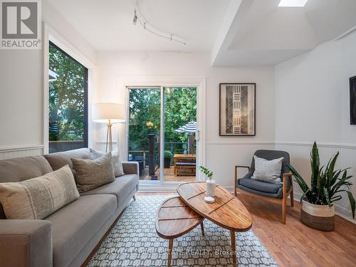 138 Waverley Road, Toronto (The Beaches), ON - Indoor Photo Showing Living Room