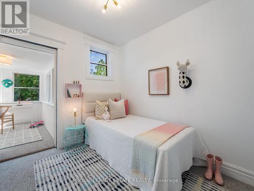 138 Waverley Road, Toronto (The Beaches), ON - Indoor Photo Showing Bedroom