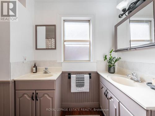 138 Waverley Road, Toronto (The Beaches), ON - Indoor Photo Showing Bathroom