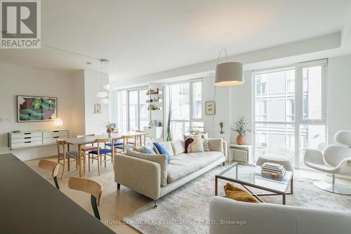 403 - 45 Sousa Mendes Street, Toronto (Dovercourt-Wallace Emerson-Junction), ON - Indoor Photo Showing Living Room