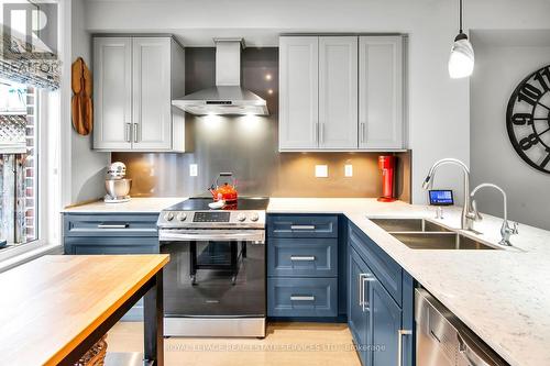 29 Furrow Lane, Toronto (Islington-City Centre West), ON - Indoor Photo Showing Kitchen With Double Sink With Upgraded Kitchen