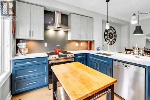 29 Furrow Lane, Toronto (Islington-City Centre West), ON - Indoor Photo Showing Kitchen With Double Sink With Upgraded Kitchen