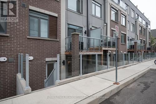 106 - 3058 Sixth Line, Oakville, ON - Outdoor