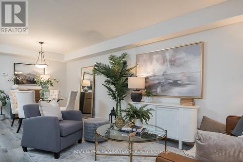 106 - 3058 Sixth Line, Oakville, ON - Indoor Photo Showing Living Room