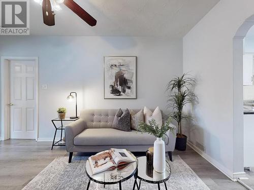 51 Mould Avenue, Toronto (Rockcliffe-Smythe), ON - Indoor Photo Showing Living Room