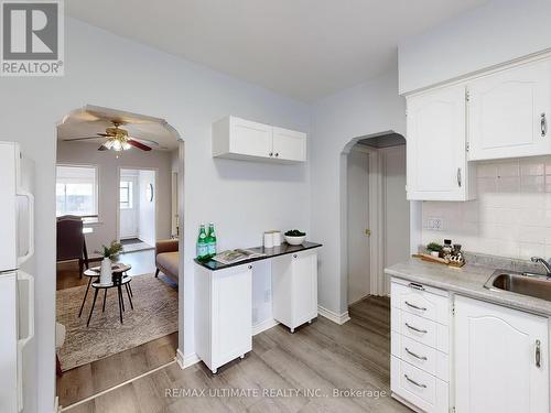 51 Mould Avenue, Toronto (Rockcliffe-Smythe), ON - Indoor Photo Showing Kitchen