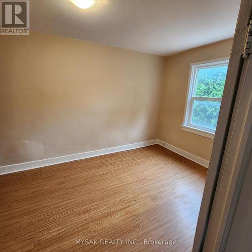 32 Price Avenue, Welland, ON - Indoor Photo Showing Other Room