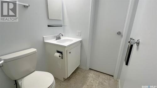 716 4045 Rae Street, Regina, SK - Indoor Photo Showing Bathroom