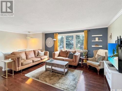 278 Albany Crescent, Saskatoon, SK - Indoor Photo Showing Living Room