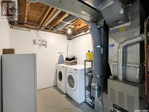 278 Albany Crescent, Saskatoon, SK - Indoor Photo Showing Laundry Room