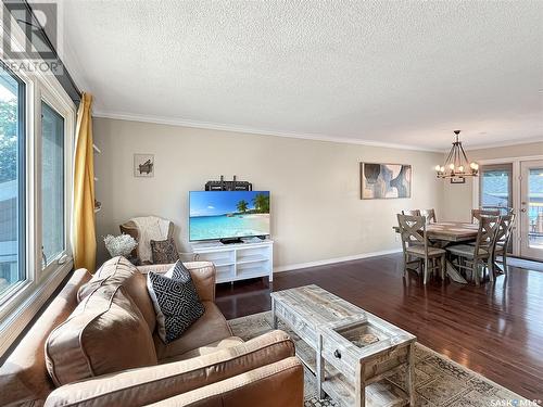 278 Albany Crescent, Saskatoon, SK - Indoor Photo Showing Living Room