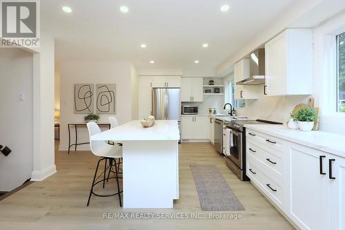 65 Hesp Drive, Caledon (Bolton West), ON - Indoor Photo Showing Kitchen With Double Sink With Upgraded Kitchen