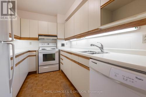 723 - 21 Dale Avenue, Toronto (Rosedale-Moore Park), ON - Indoor Photo Showing Kitchen With Double Sink