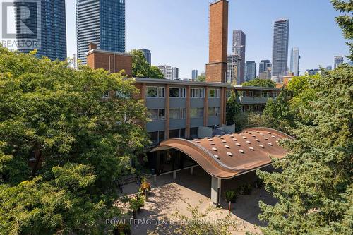 723 - 21 Dale Avenue, Toronto (Rosedale-Moore Park), ON - Outdoor