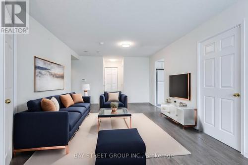 1008 - 1 Pemberton Avenue, Toronto, ON - Indoor Photo Showing Living Room