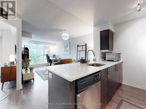 624 - 35 Bastion Street, Toronto (Niagara), ON - Indoor Photo Showing Kitchen