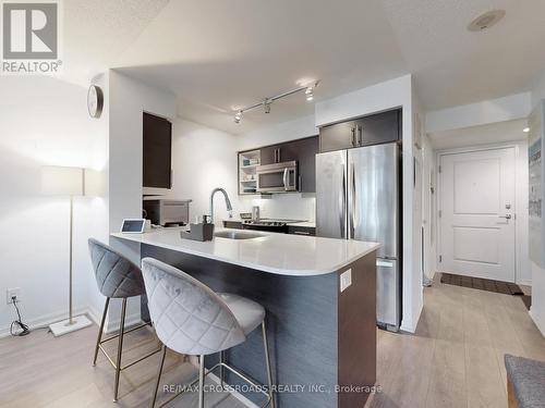 624 - 35 Bastion Street, Toronto (Niagara), ON - Indoor Photo Showing Kitchen With Stainless Steel Kitchen