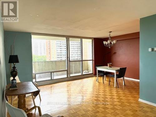 707 - 5 Massey Square, Toronto (Crescent Town), ON - Indoor