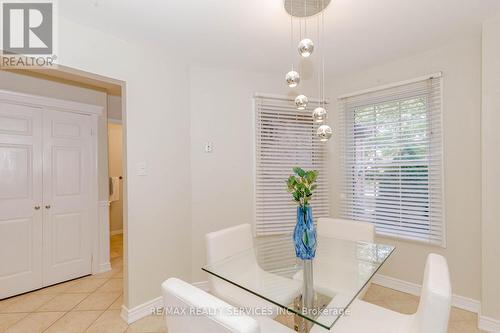 1039 Runnymead Crescent, Oakville, ON - Indoor Photo Showing Dining Room