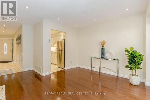 1039 Runnymead Crescent, Oakville, ON - Indoor Photo Showing Other Room