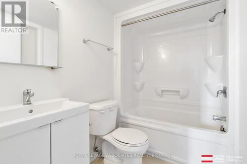 17 - 1720 Simcoe Street, Oshawa, ON - Indoor Photo Showing Bathroom