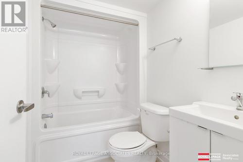 17 - 1720 Simcoe Street, Oshawa, ON - Indoor Photo Showing Bathroom