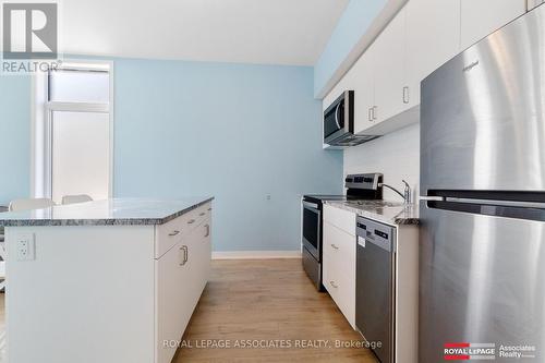 17 - 1720 Simcoe Street, Oshawa, ON - Indoor Photo Showing Kitchen