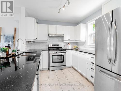 9 - 99 Goodwood Park Court, Toronto (Crescent Town), ON - Indoor Photo Showing Kitchen With Upgraded Kitchen