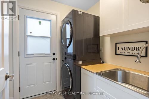 56 Orchard Park Drive, Clarington (Bowmanville), ON - Indoor Photo Showing Laundry Room