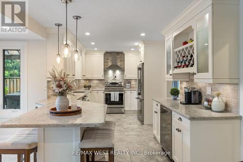 56 Orchard Park Drive, Clarington (Bowmanville), ON - Indoor Photo Showing Kitchen With Upgraded Kitchen