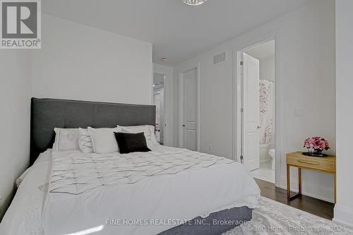 39 Tesla Crescent, East Gwillimbury, ON - Indoor Photo Showing Bedroom