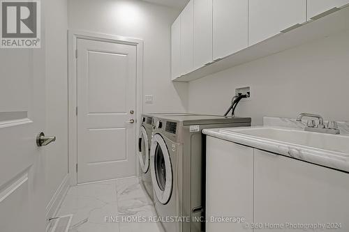 39 Tesla Crescent, East Gwillimbury, ON - Indoor Photo Showing Laundry Room