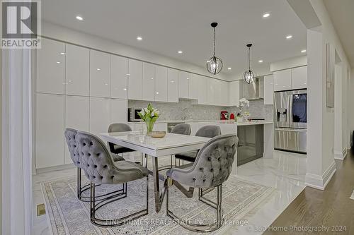 39 Tesla Crescent, East Gwillimbury (Holland Landing), ON - Indoor Photo Showing Dining Room