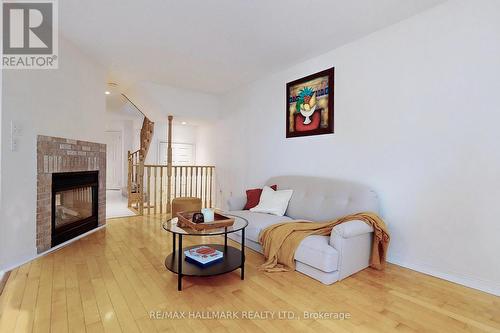 379 Pinnacle Trail, Aurora, ON - Indoor Photo Showing Living Room With Fireplace