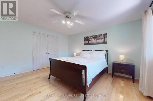 379 Pinnacle Trail, Aurora, ON - Indoor Photo Showing Bedroom