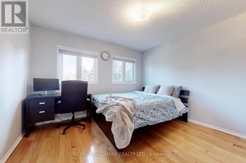 379 Pinnacle Trail, Aurora, ON - Indoor Photo Showing Bedroom