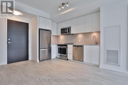 211E - 8868 Yonge Street, Richmond Hill, ON - Indoor Photo Showing Kitchen