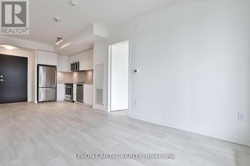 211E - 8868 Yonge Street, Richmond Hill, ON - Indoor Photo Showing Kitchen