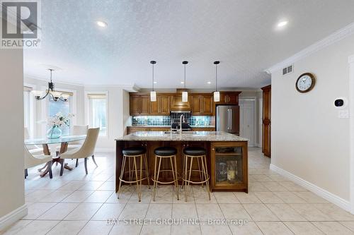 19 West Park Boulevard, Whitchurch-Stouffville, ON - Indoor Photo Showing Kitchen