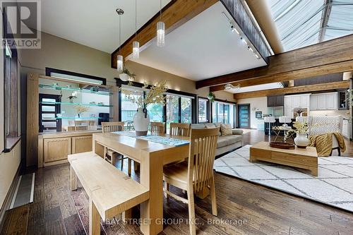 19 West Park Boulevard, Whitchurch-Stouffville, ON - Indoor Photo Showing Dining Room