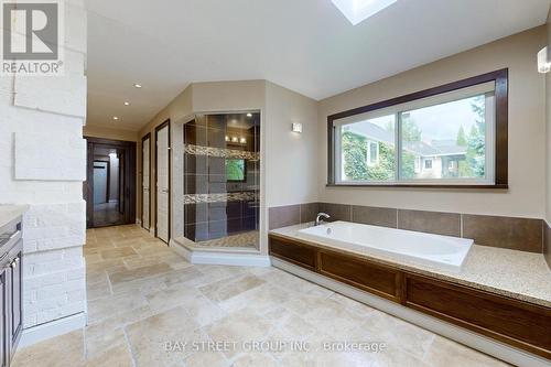 19 West Park Boulevard, Whitchurch-Stouffville, ON - Indoor Photo Showing Bathroom