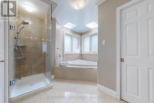 19 West Park Boulevard, Whitchurch-Stouffville, ON - Indoor Photo Showing Bathroom