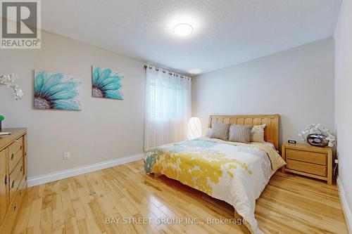 19 West Park Boulevard, Whitchurch-Stouffville, ON - Indoor Photo Showing Bedroom